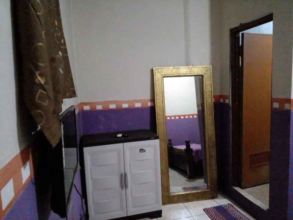 Standard Room | Desk, bed sheets