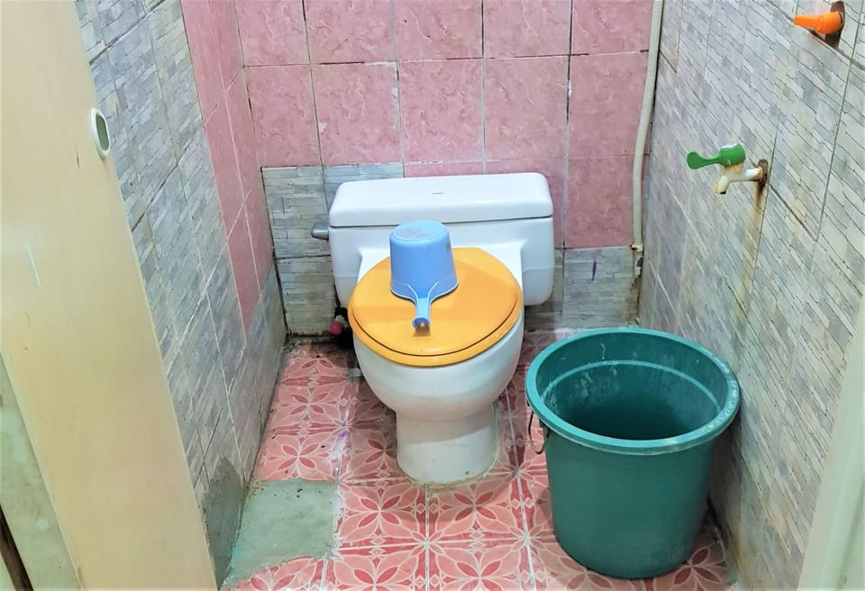 Standard Room | Bathroom | Shower, free toiletries, towels