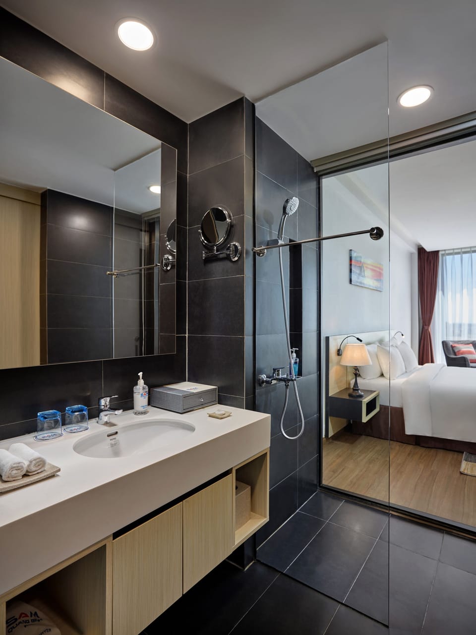 Rainfall showerhead, free toiletries, hair dryer, bathrobes