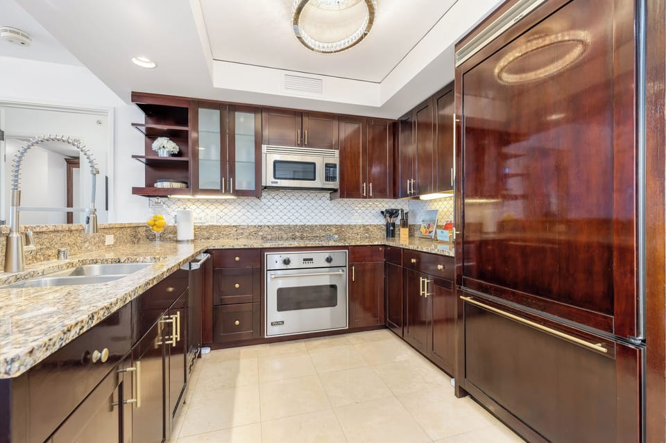 Beautifully Renovated Kitchen