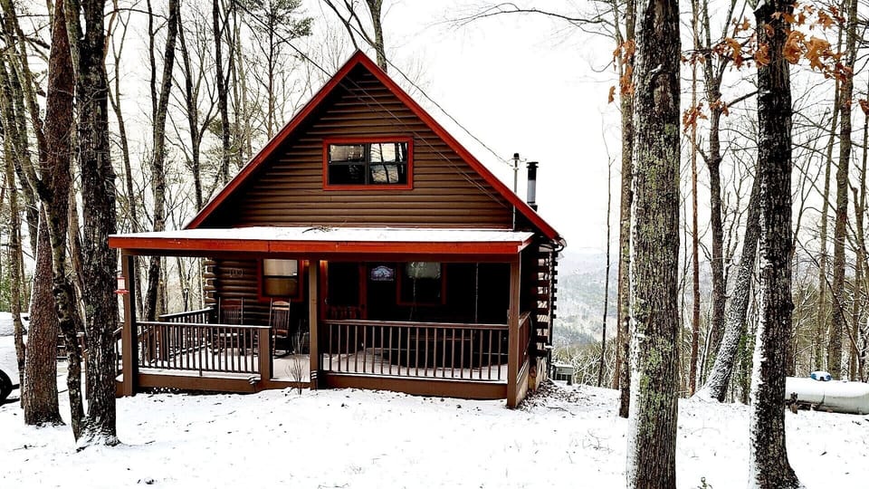 Let it snow… front view of the cabin during winter