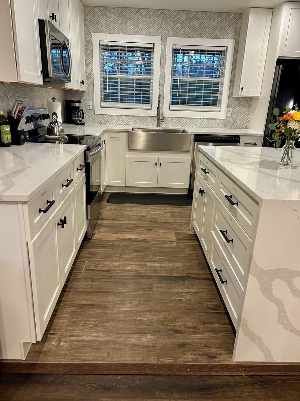 7min drive to Braves stadium, 15min to Marietta square, 20min- downtown Atlanta