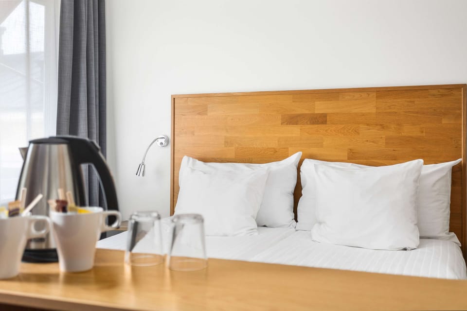 Standard Room, 1 Double Bed, Non Smoking | Pillowtop beds, in-room safe, individually decorated