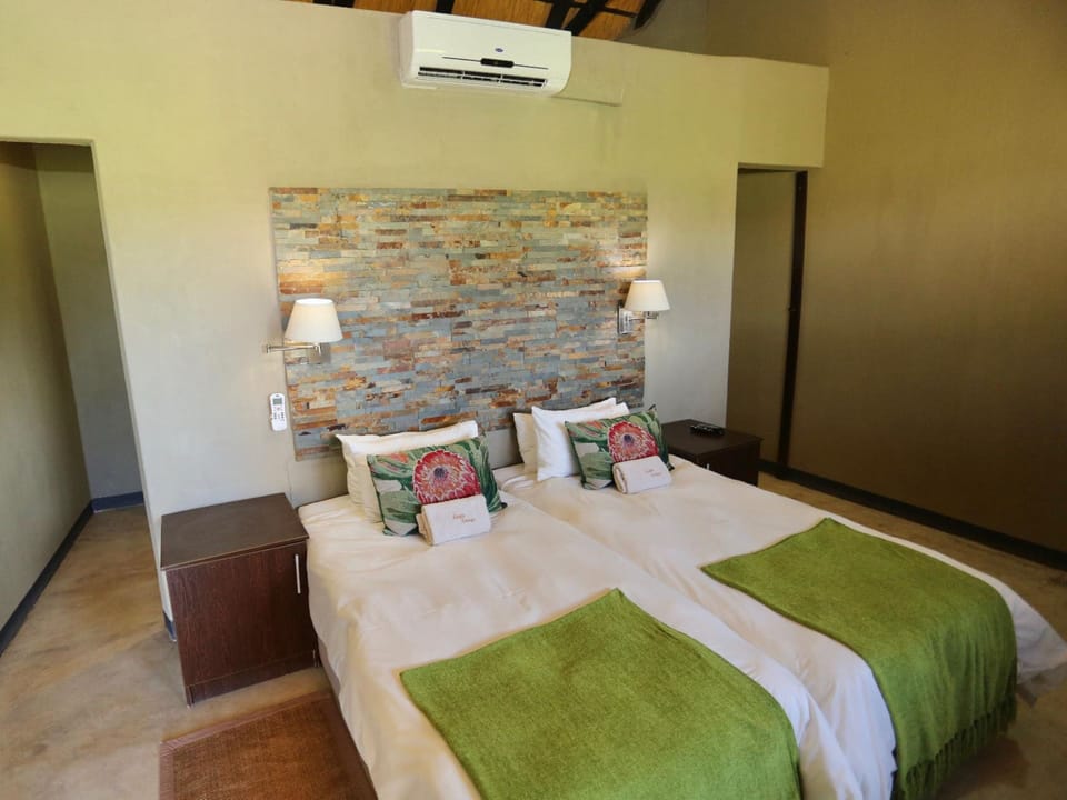 Luxury Room | In-room safe, laptop workspace, WiFi (free), individually decorated