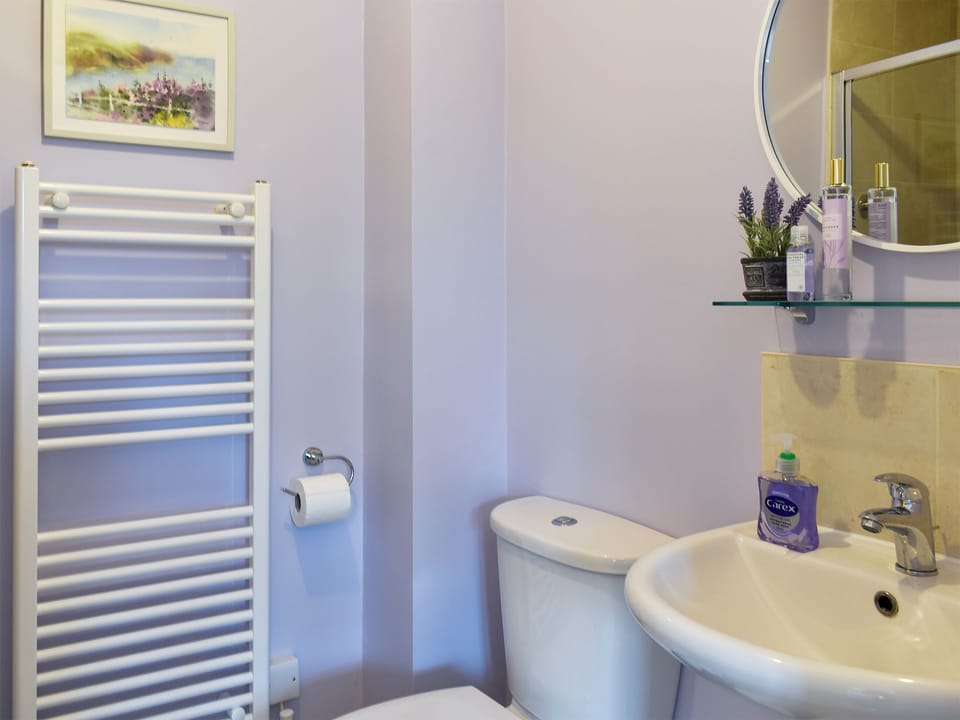 Shower room | Crown Cottage, Horsted Keynes
