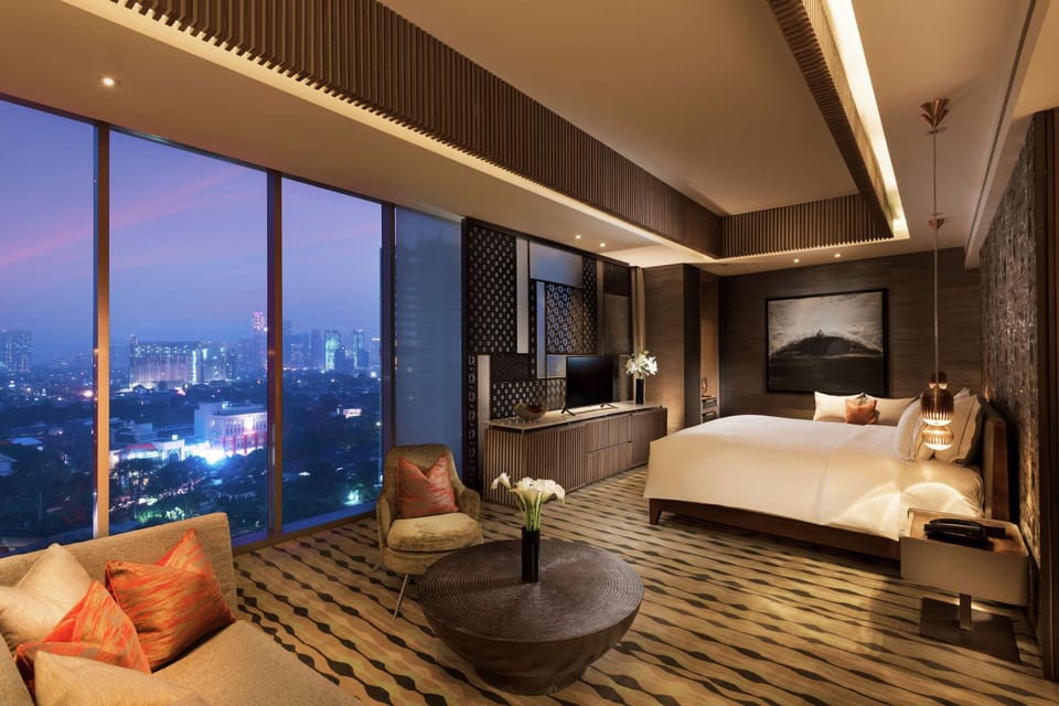 Suite (Penthouse) | Premium bedding, minibar, in-room safe, desk