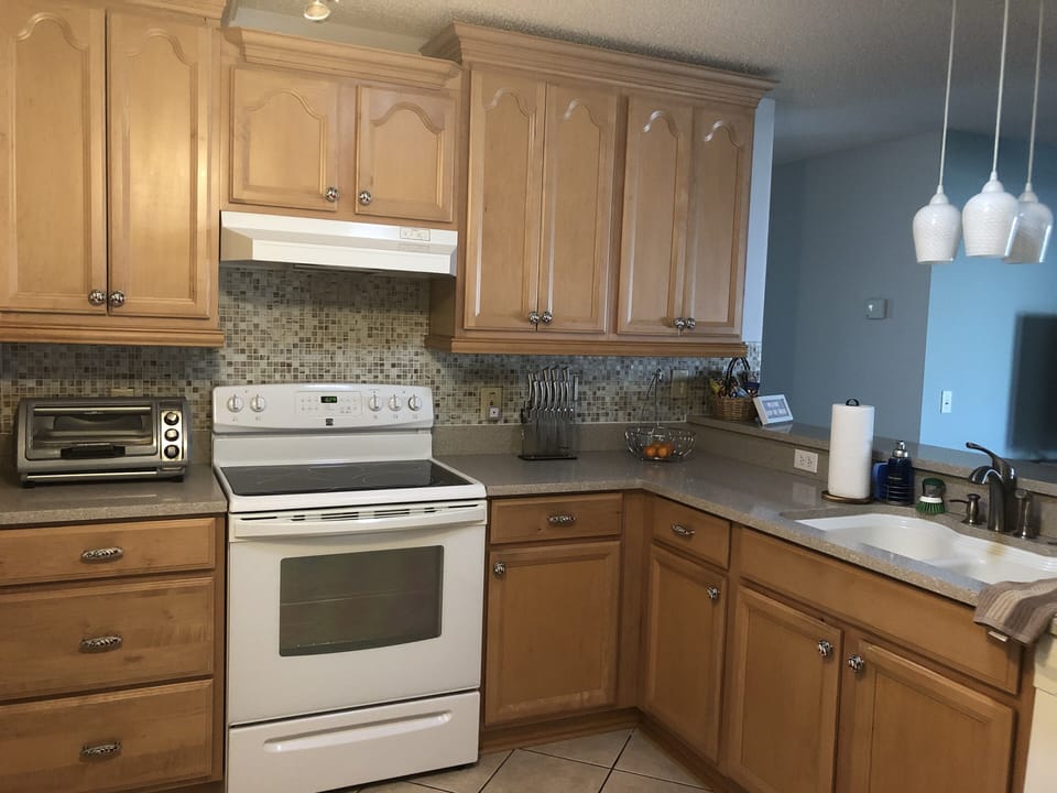 fully equipped kitchen