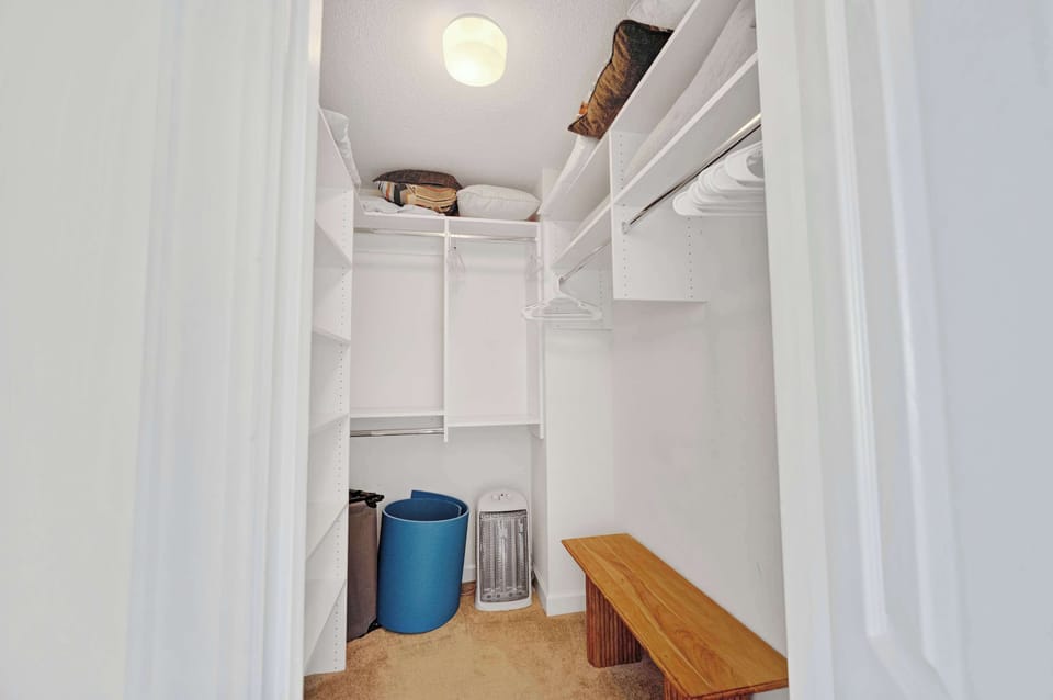 Walking Closet