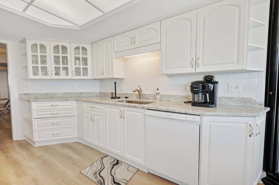 Large Kitchen Area
