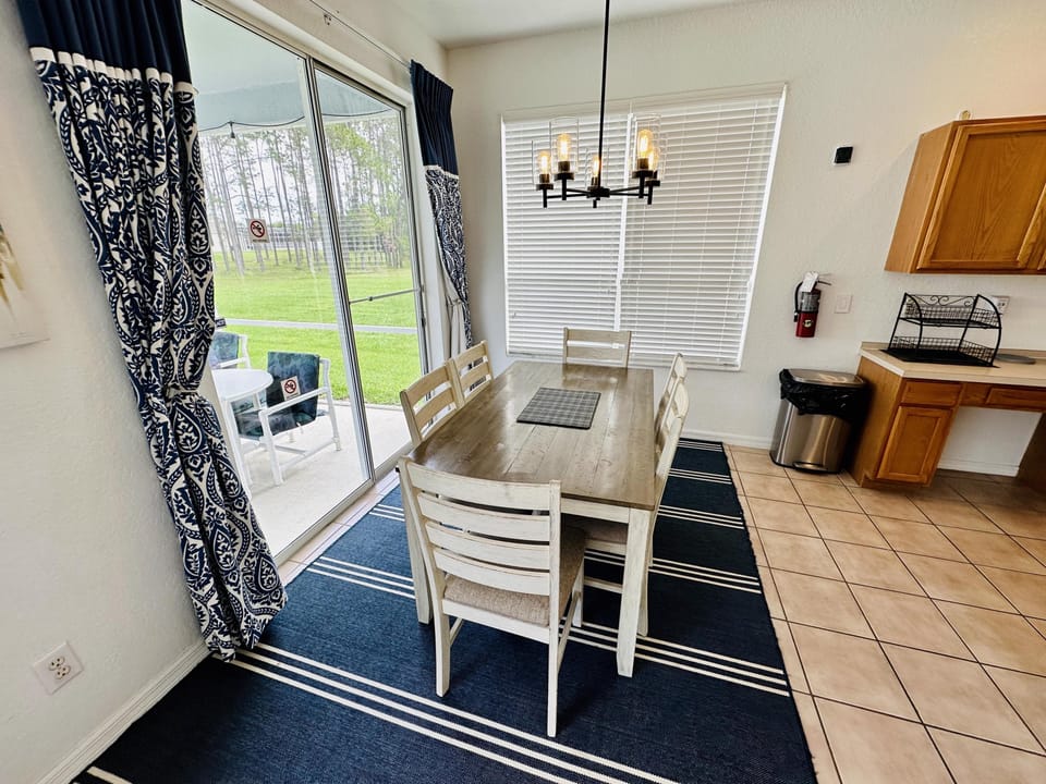 Breakfast nook