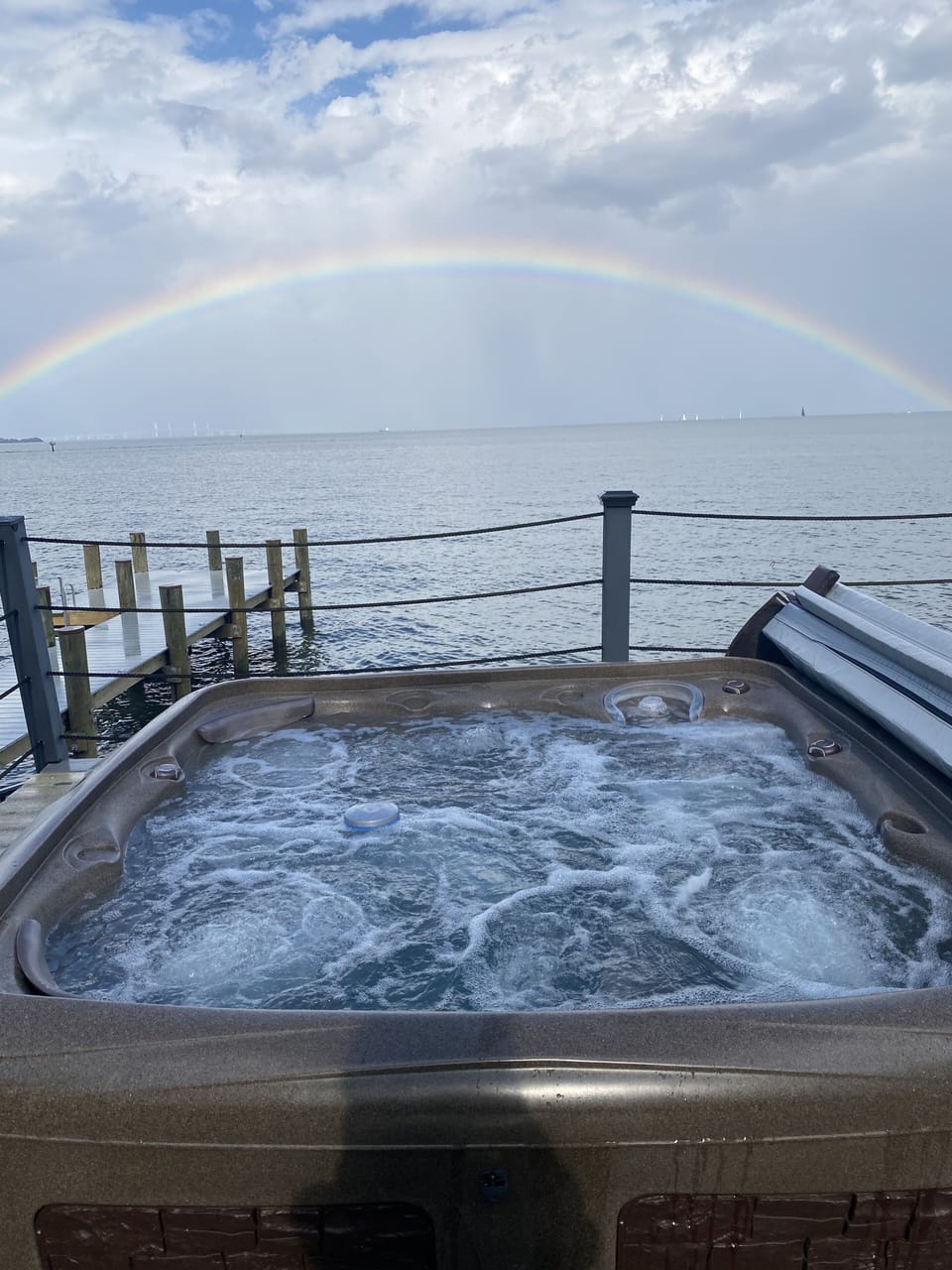Outdoor spa tub