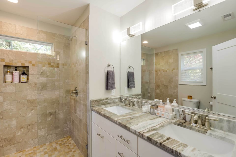 En-Suite Bathroom | Walk-In Shower | Complimentary Toiletries