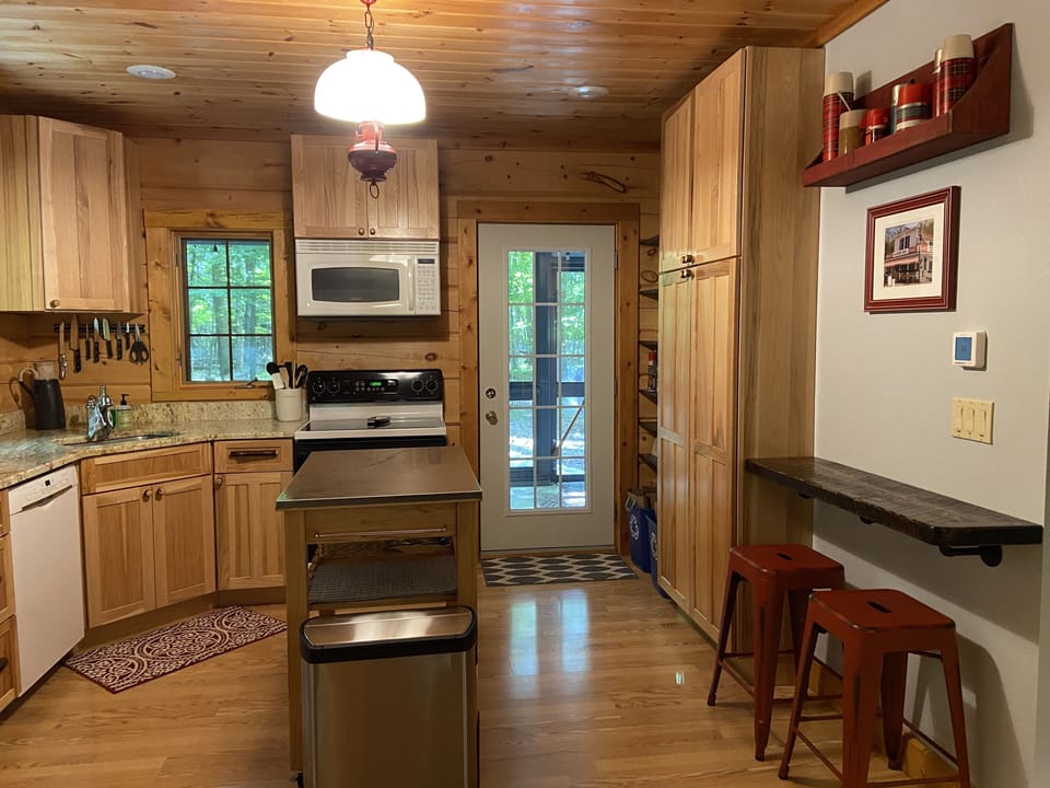 Well-equipped kitchen to prepare and enjoy meals during your stay