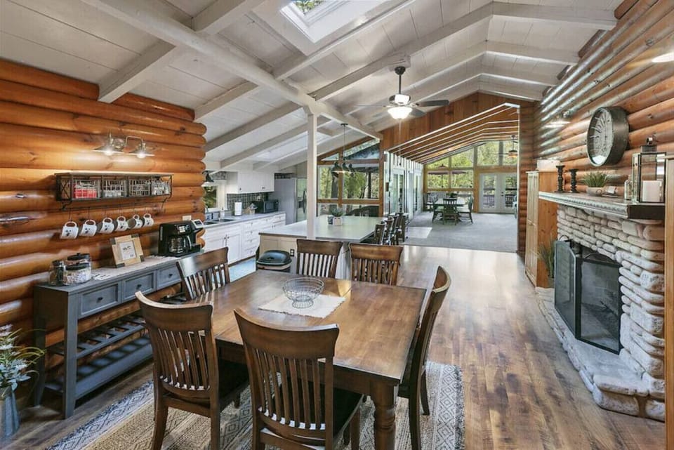 Coffee bar, 2 dining areas plus a kitchen island ...all under cathedral ceilings
