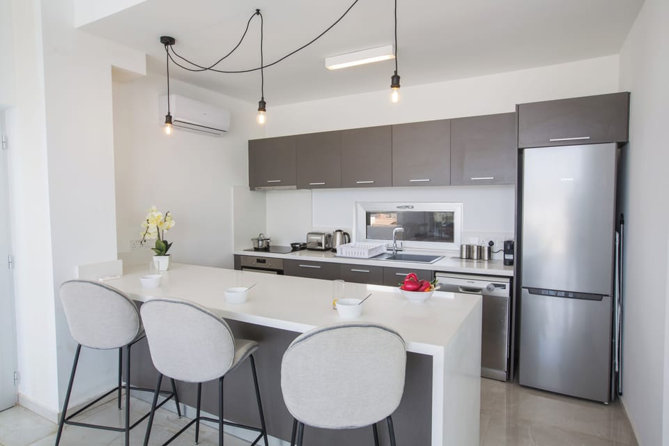 Villa, 3 Bedrooms, Smoking, Private Pool | Private kitchen | Microwave, coffee/tea maker