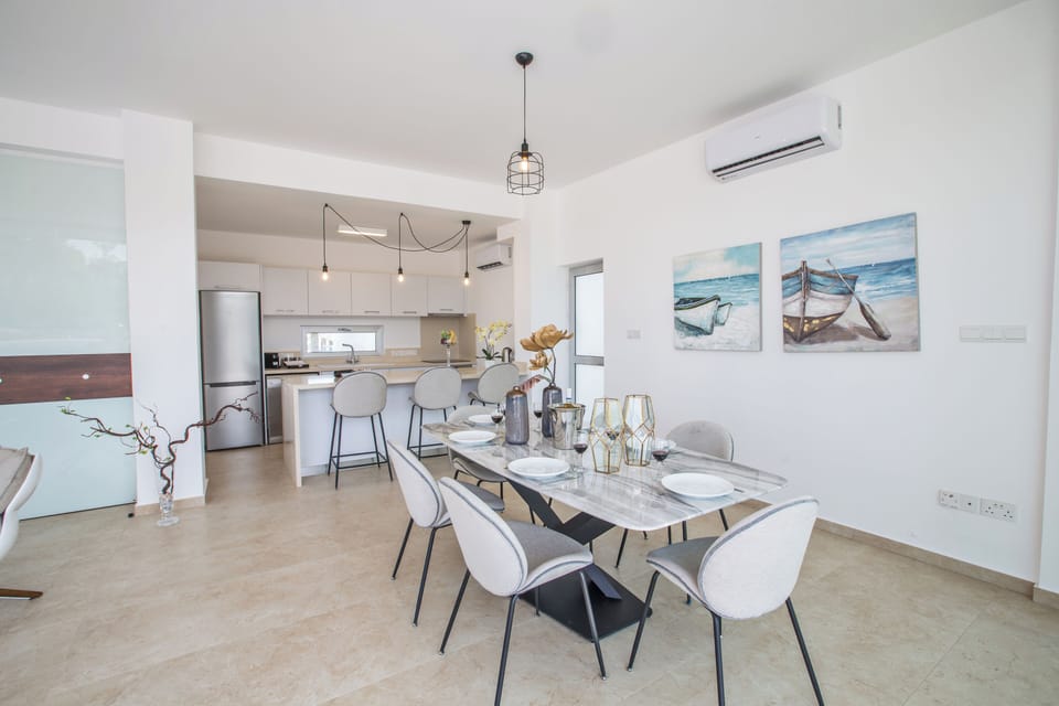 Villa, 3 Bedrooms, Smoking, Private Pool | Dining