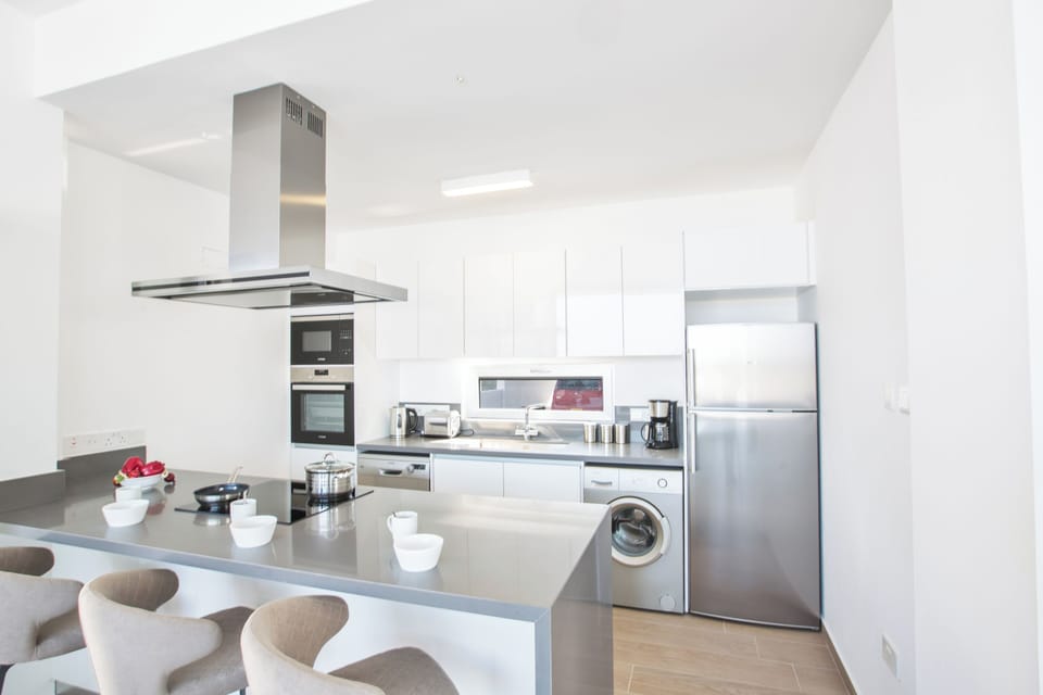 Villa, 5 Bedrooms, Smoking, Private Pool | Private kitchen