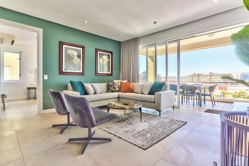 Apartment, 3 Bedrooms, Balcony | Living room