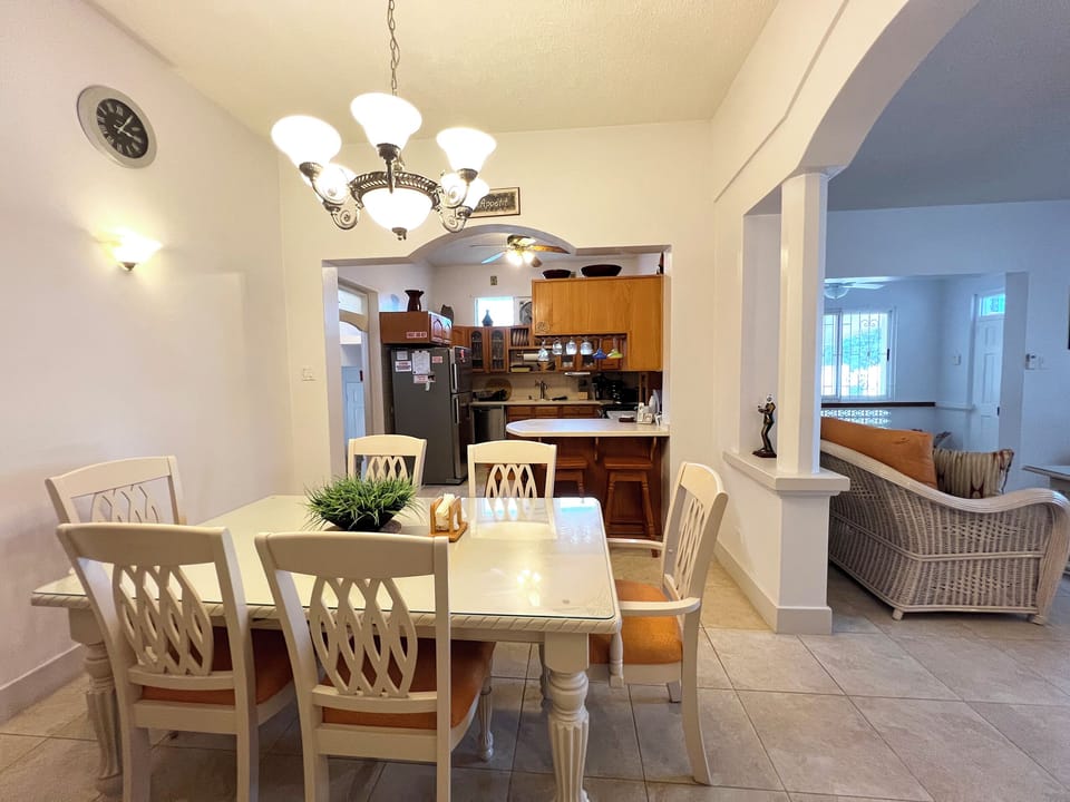 House, 4 Bedrooms, Terrace, Ocean View | Dining room
