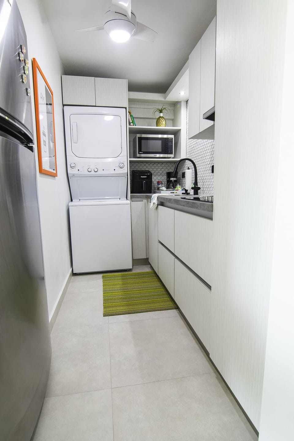 Full Kitchen with laundry station