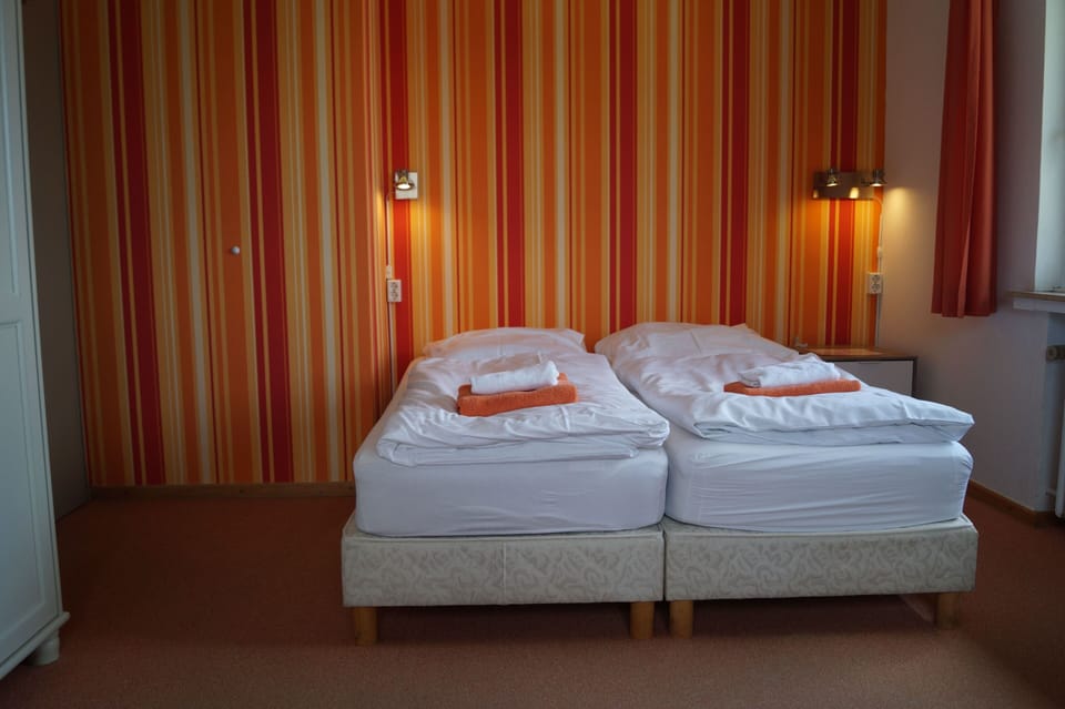 Double Room | Free WiFi, bed sheets