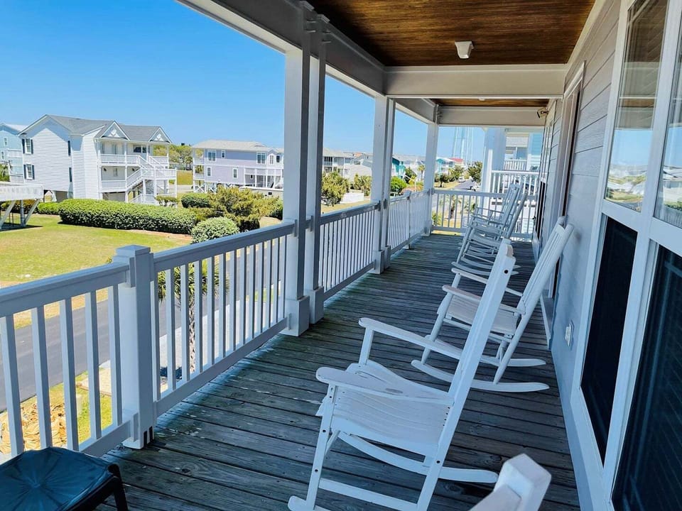Upper Level Deck