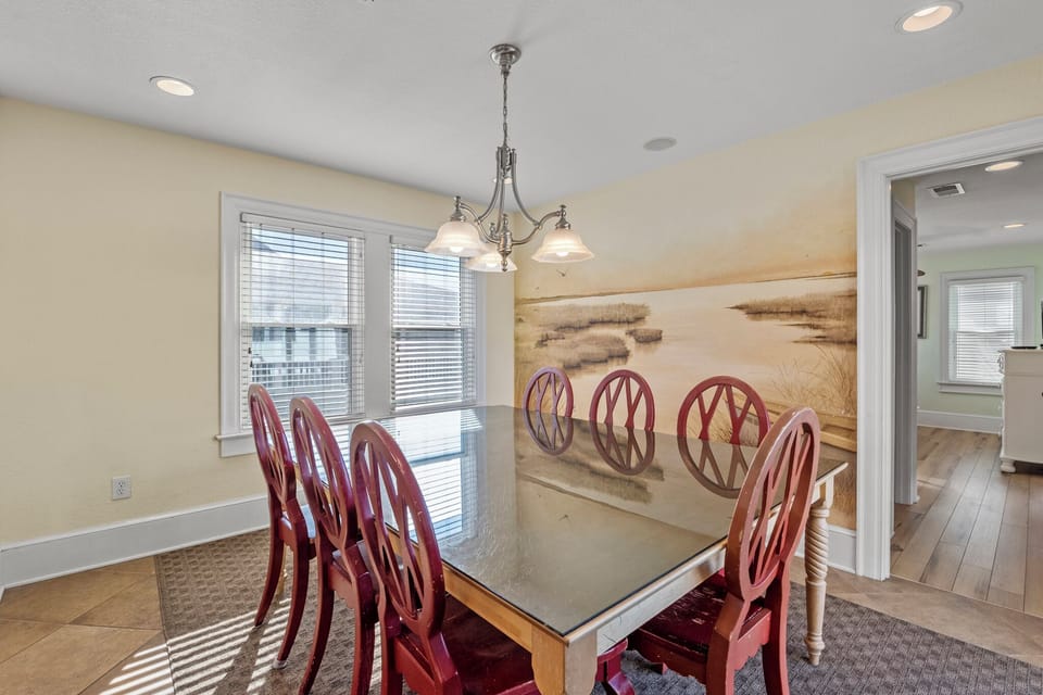 GR0501: The Sun l Top Level Breakfast Nook