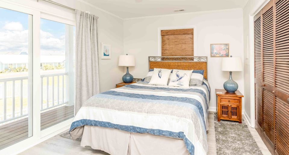 1st Floor North Bedroom ~ Queen