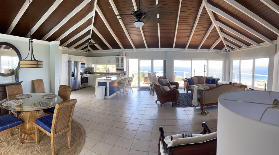 Room to move around with views in every direction