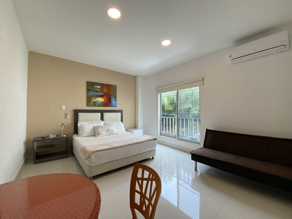 Business Double or Twin Room | In-room safe, blackout drapes, iron/ironing board, free WiFi