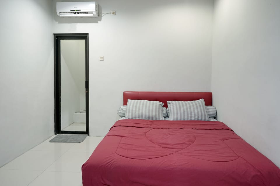 Deluxe Room | Desk, free WiFi, bed sheets