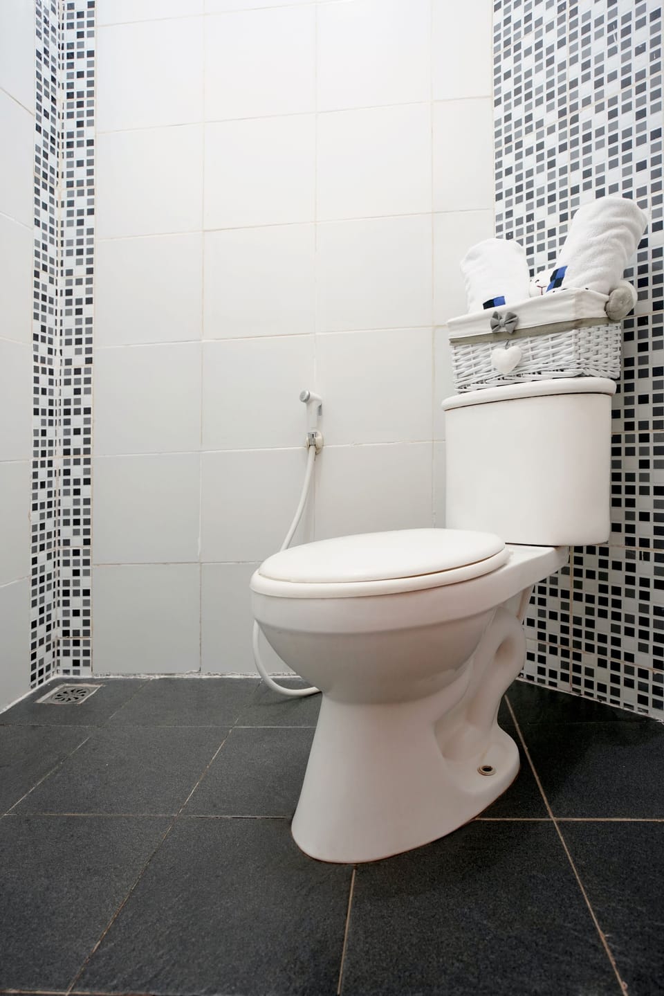 Deluxe Room | Bathroom | Shower, towels, soap, shampoo
