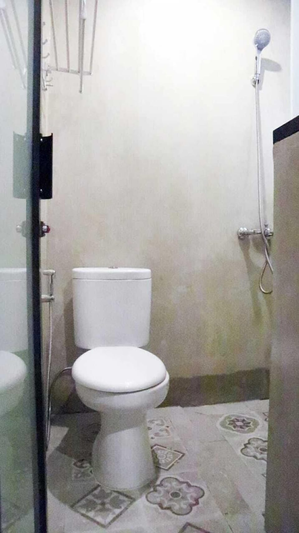 Deluxe Room | Bathroom | Shower, towels, soap, shampoo