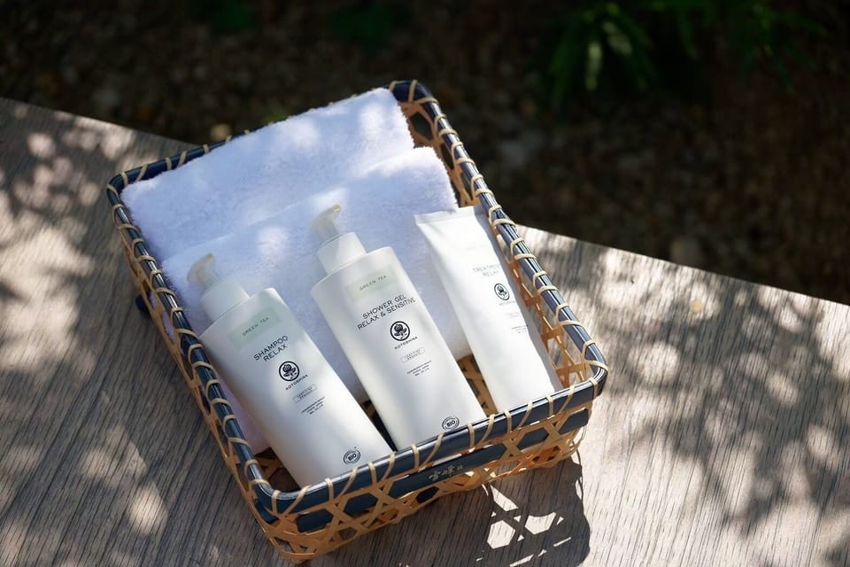 JYUBAKO, Non smoking | Bathroom amenities | Shower, free toiletries, hair dryer, slippers