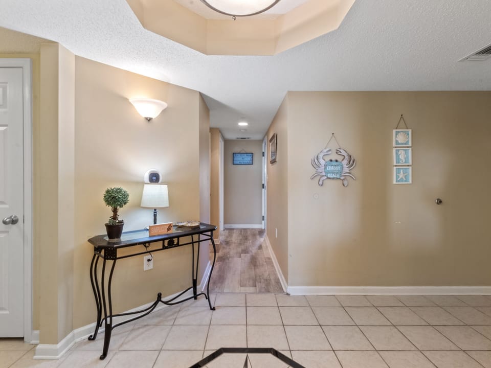 Foyer to Additional Bedrooms
