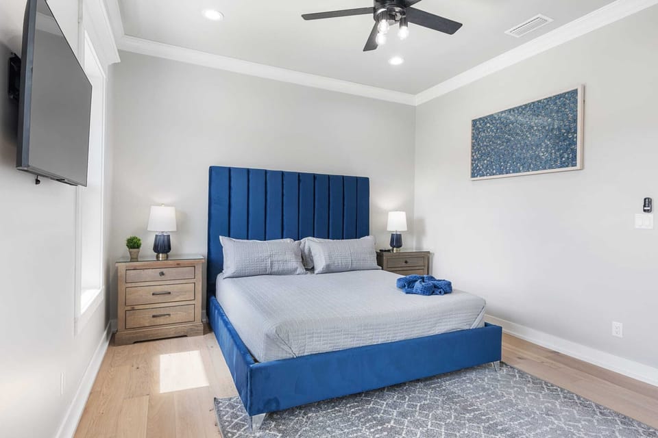 2nd Floor Coastal bedroom #3 with King Bed.