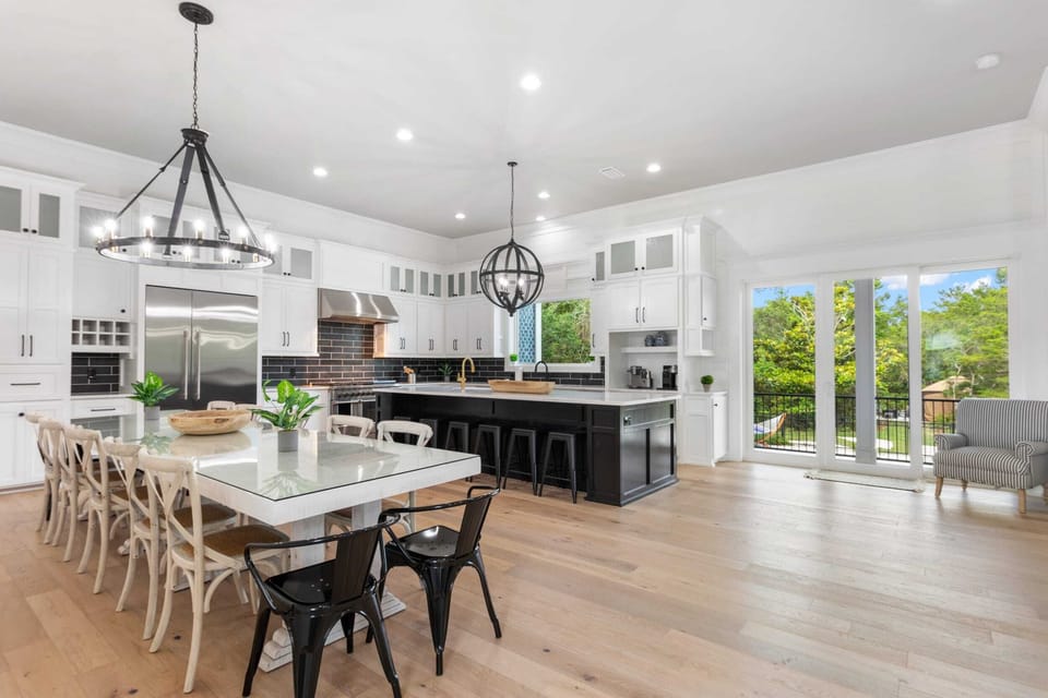 Dining table that can accommodate up to 14 guests.
