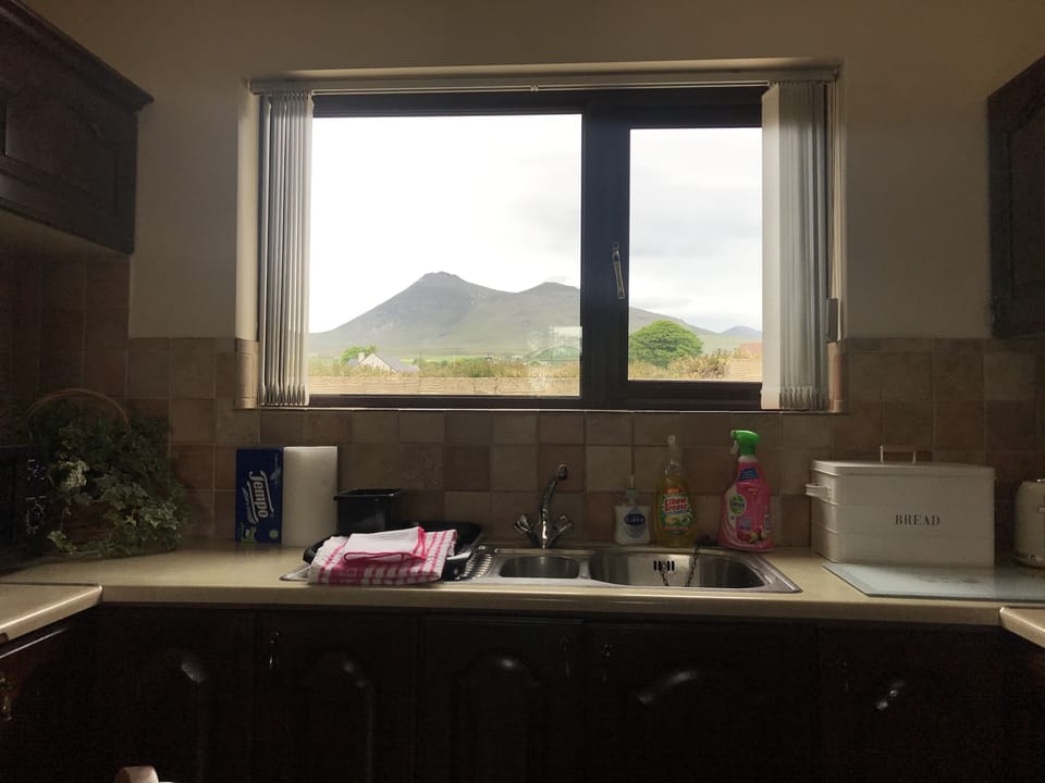 Cottage | Private kitchen | Fridge, microwave, oven, stovetop