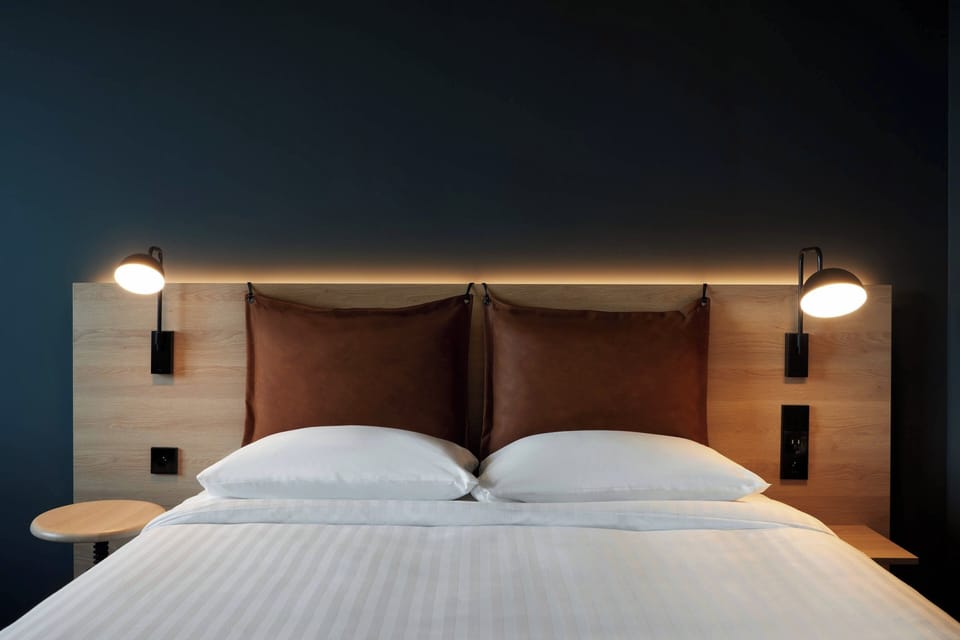 Room, 1 Queen Bed with Sofa bed | Desk, soundproofing, free cribs/infant beds, free WiFi