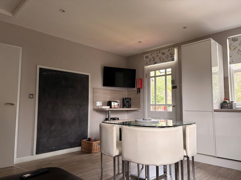 Luxury Apartment, Private Bathroom (Annex) | Interior