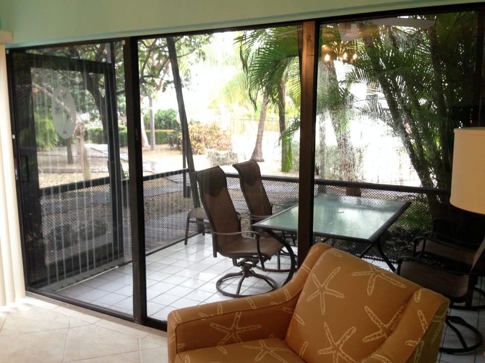 screened lanai off living room