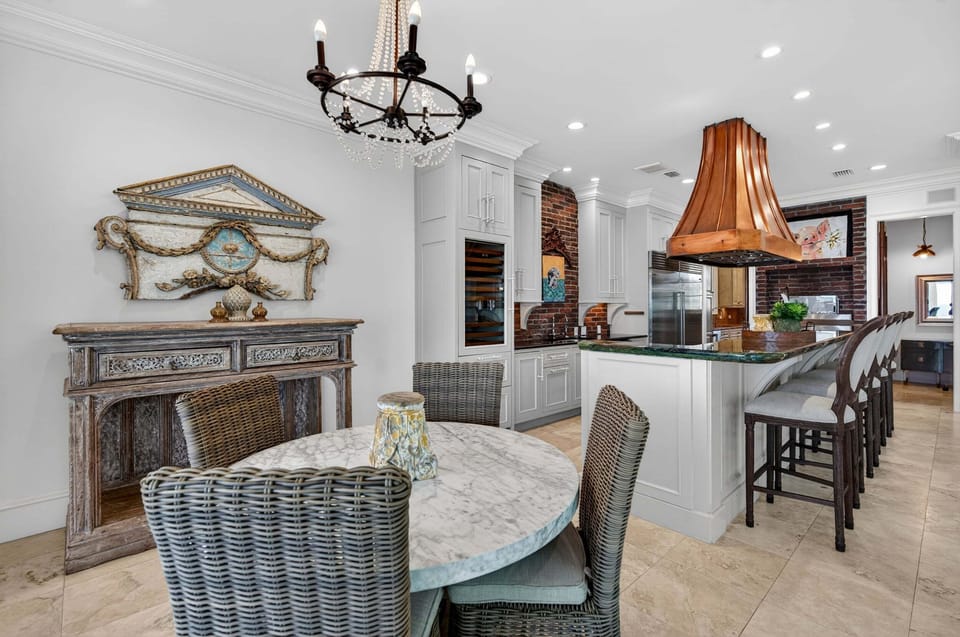 PoppyLu - Blue Mountain Beach - Dining Area