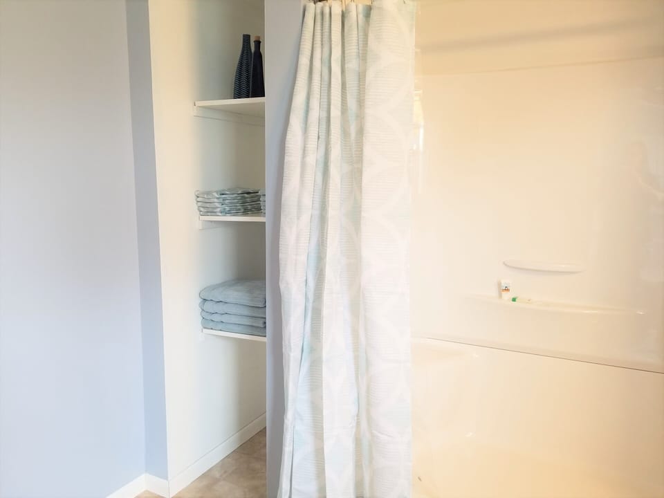 shower with built in seat