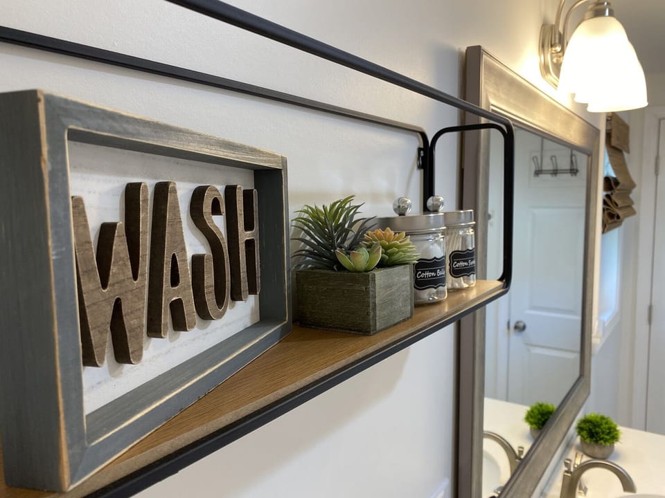 Master bathroom decorations
