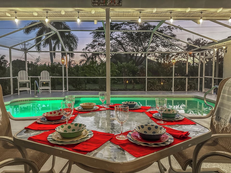 Sunset dining in Lanai
