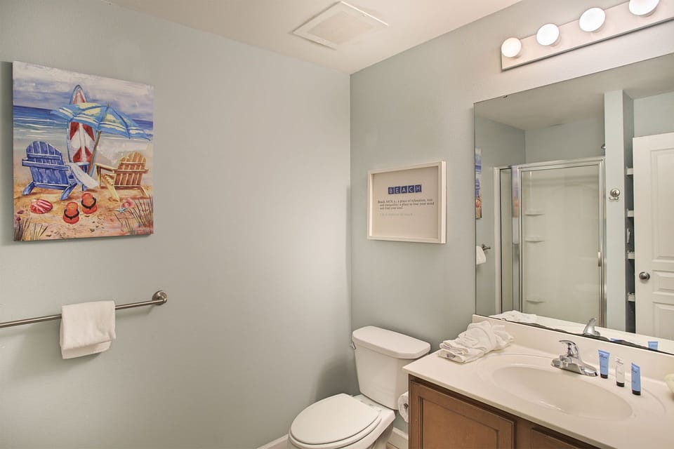 Beach Resort 311 Guest Bathroom
