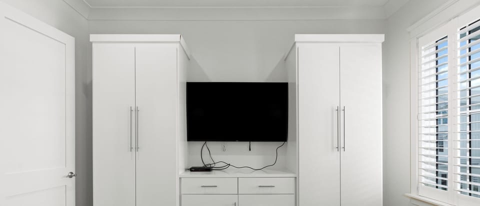 Upstairs Master Suite