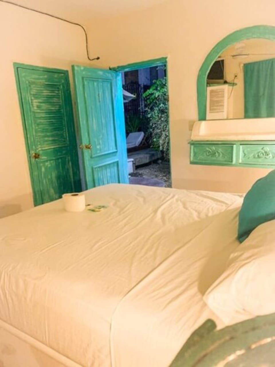 Economy Room | Individually furnished, laptop workspace, free WiFi, bed sheets