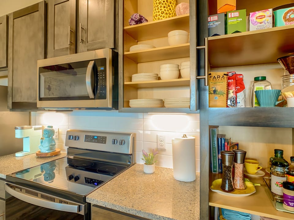 fully stocked kitchen 