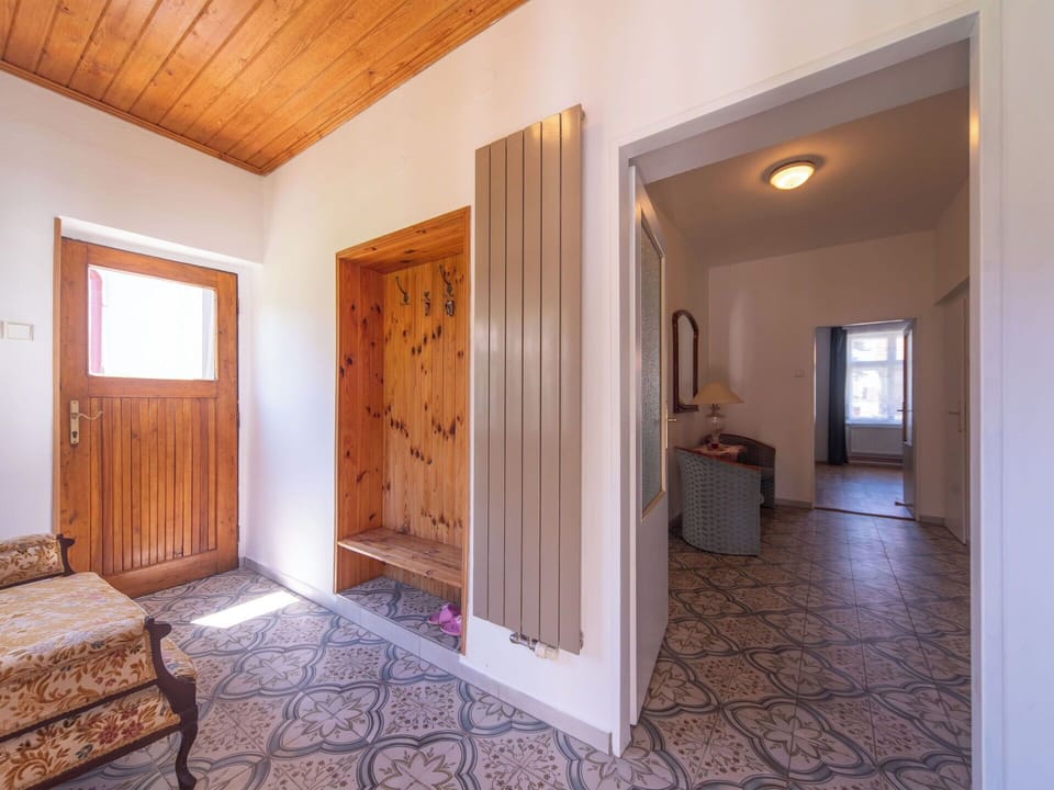 Flooring, Floor, Wall, Wood, Ceiling, Interior Design, Door, Lighting, Wood Flooring, Room